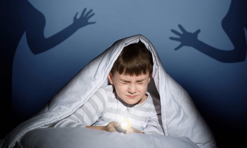 5 lý do khiến trẻ 6 tuổi khó ngủ về đêm và cách giải quyết tình trạng này